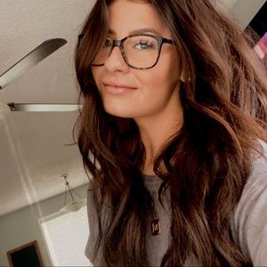 Meet your Posher, Daphne